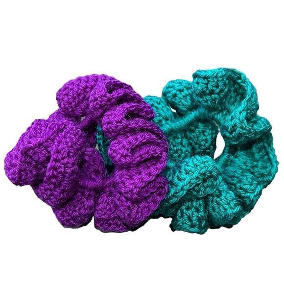 NWOT 2 Hand crochet hair scrunchies - Picture 1 of 3